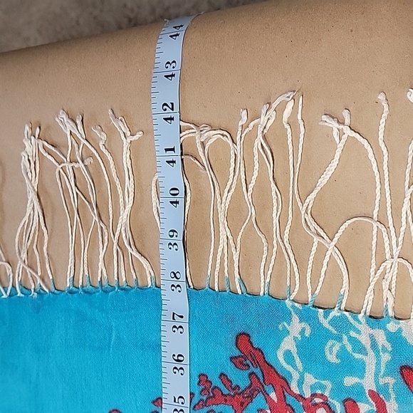 Lilly Pulitzer Murfee Scarf "Coral Cascade" Pattern.  Cashmere Silk Blend. - Picture 5 of 6